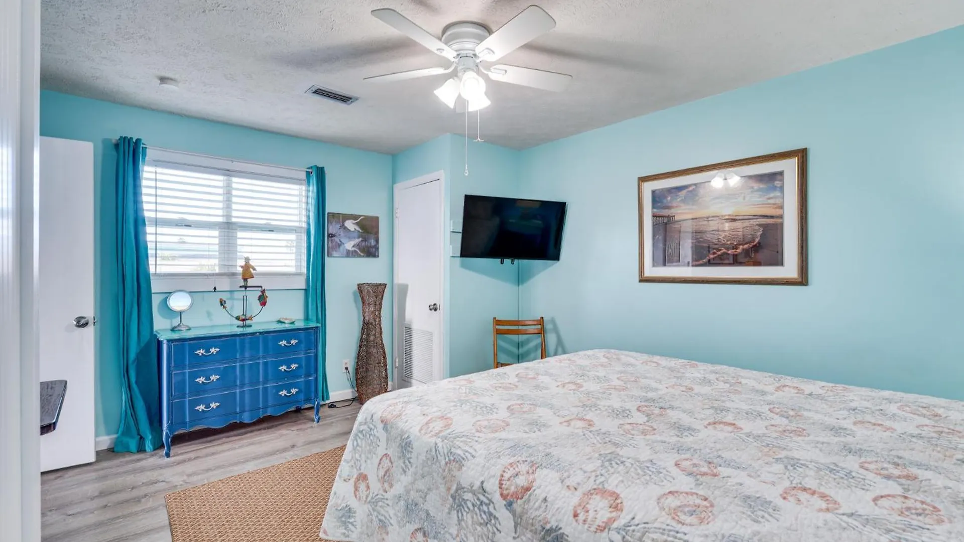 Apartment Pcb Apt With Balcony And Gulf Views Walk To Beach Panama City Beach