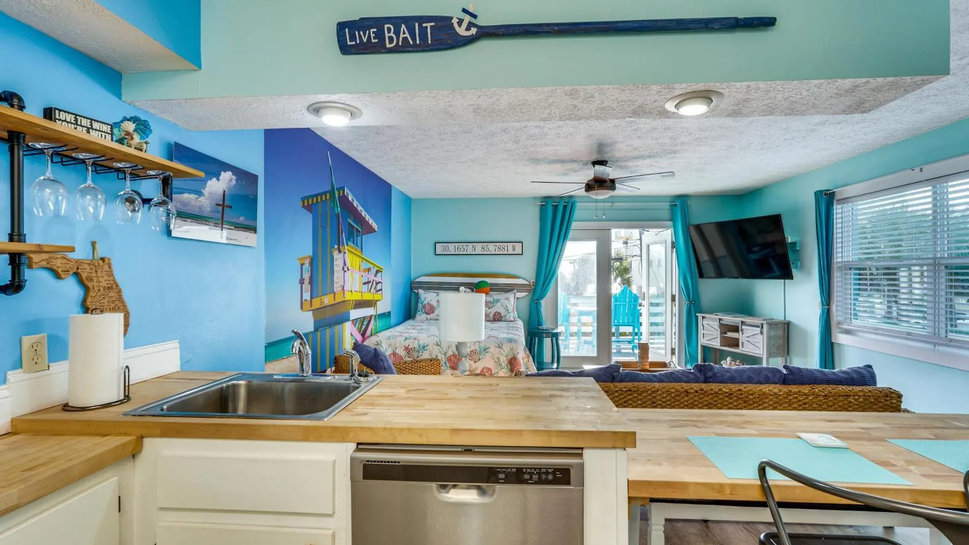 Pcb Apt With Balcony And Gulf Views Walk To Beach Panama City Beach Apartment
